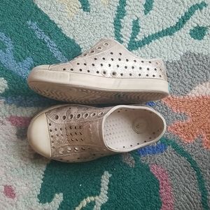 Native Jefferson bling pink rock salt water shoes